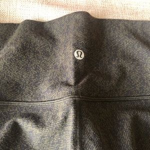 Lululemon Wunder Under Size 6